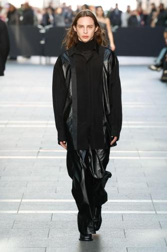 Gauchere fw23 runway PRESS look17