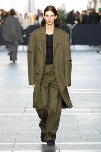 Gauchere fw23 runway PRESS look25