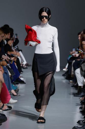 Gauchere ss24 runway press look32