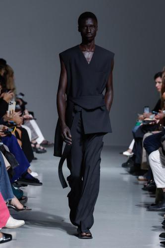 Gauchere ss24 runway press look33