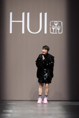 HUI FW24 051