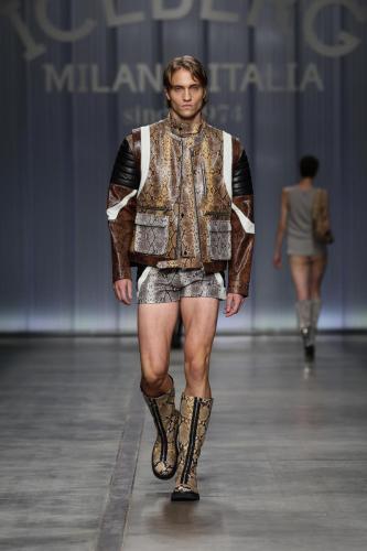 ICEBERG FASHIONSHOW SS24 Look-35