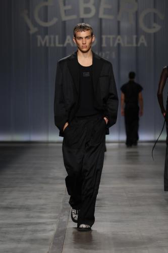 ICEBERG FASHIONSHOW SS24 Look-41