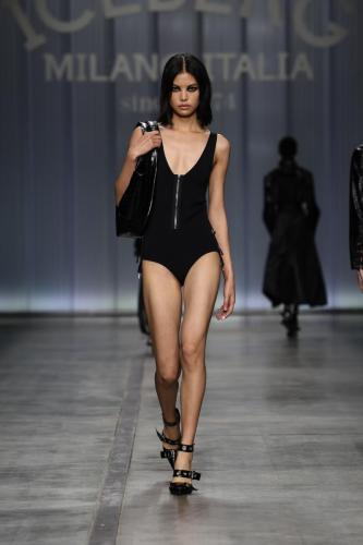 ICEBERG FASHIONSHOW SS24 Look-8