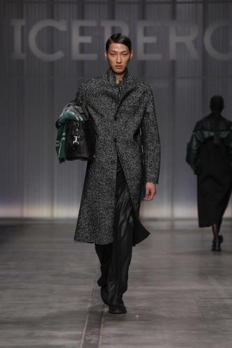 ICEBERG FW24 SHOW LOOK-18
