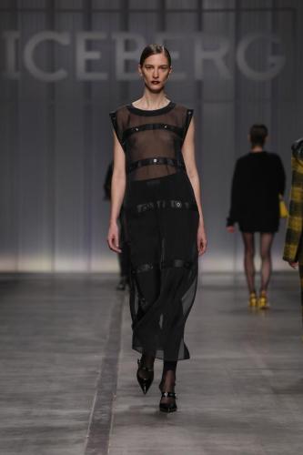 ICEBERG FW24 SHOW LOOK-33