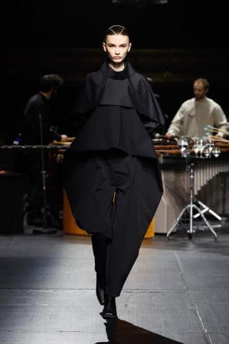 ISSEY-MIYAKE AW23 LOOK04