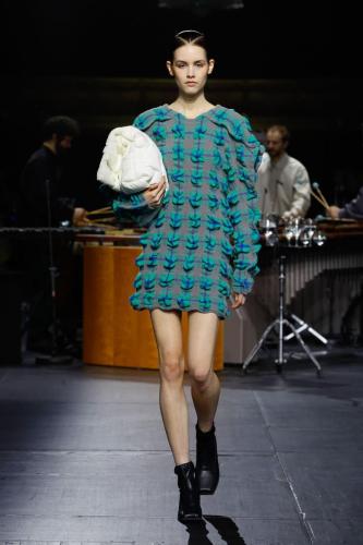 ISSEY-MIYAKE AW23 LOOK16