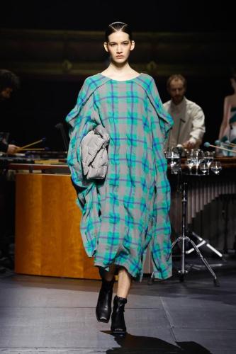 ISSEY-MIYAKE AW23 LOOK17