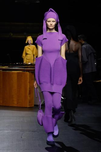 ISSEY-MIYAKE AW23 LOOK23