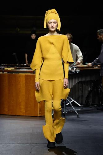 ISSEY-MIYAKE AW23 LOOK24