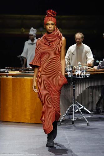 ISSEY-MIYAKE AW23 LOOK26