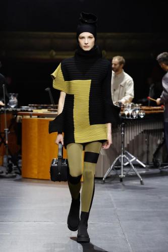 ISSEY-MIYAKE AW23 LOOK36