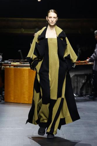 ISSEY-MIYAKE AW23 LOOK37