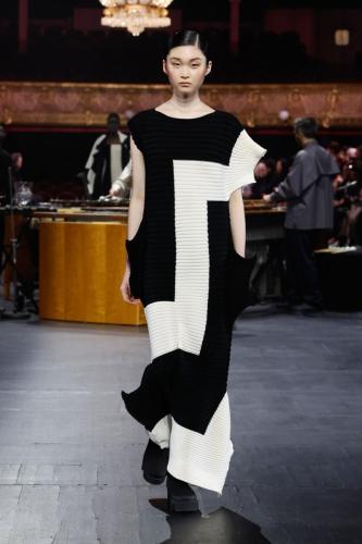 ISSEY-MIYAKE AW23 LOOK38