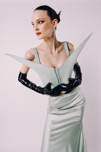 KATE BARTON FW23 LOOK1