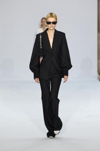 Kimhekim ss24 runway press look03