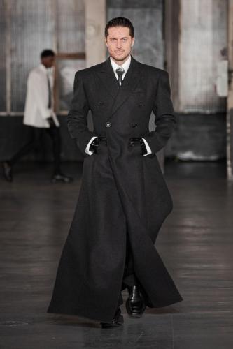 LGN fw23 runway press look01