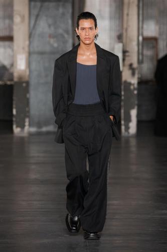 LGN fw23 runway press look08