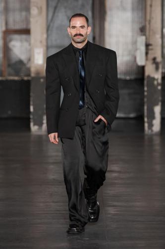 LGN fw23 runway press look11