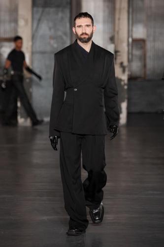 LGN fw23 runway press look17