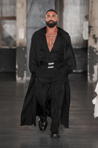 LGN fw23 runway press look29