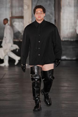 LGN fw23 runway press look30