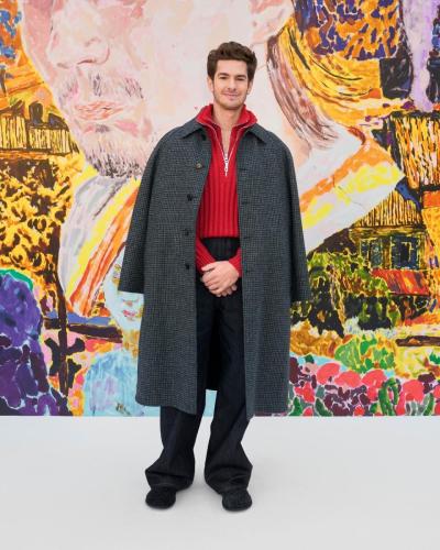 LOEWE FW24 MENS SHOW GUEST ARRIVALS ANDREW GARLFIELD RGB CROPPED 4X5