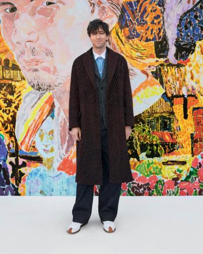 LOEWE FW24 MENS SHOW GUEST ARRIVALS NICHOLAS BRAUN RGB CROPPED 4X5