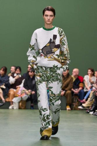 LOEWE FW24 WW SHOW RUNWAY LOOK 10 FRONT RGB CROPPED 2X3