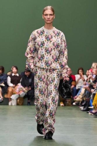 LOEWE FW24 WW SHOW RUNWAY LOOK 27 FRONT RGB CROPPED 2X3
