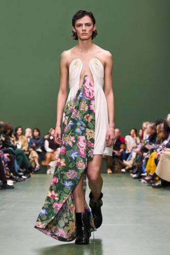 LOEWE FW24 WW SHOW RUNWAY LOOK 28 FRONT RGB CROPPED 2X3