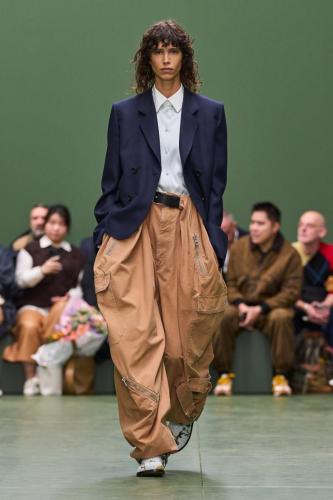 LOEWE FW24 WW SHOW RUNWAY LOOK 34 FRONT RGB CROPPED 2X3