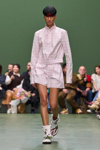 LOEWE FW24 WW SHOW RUNWAY LOOK 39 FRONT RGB CROPPED 2X3