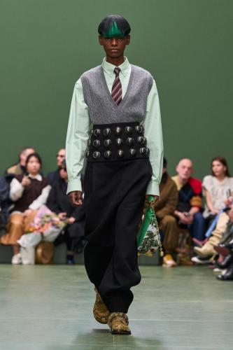 LOEWE FW24 WW SHOW RUNWAY LOOK 48 FRONT RGB CROPPED 2X3