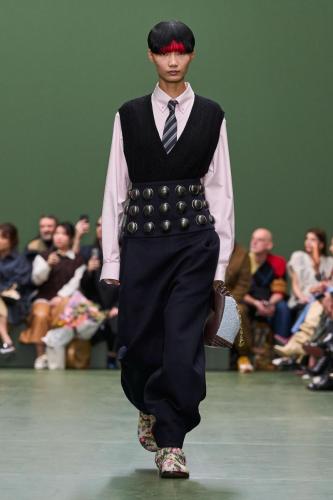 LOEWE FW24 WW SHOW RUNWAY LOOK 51 FRONT RGB CROPPED 2X3