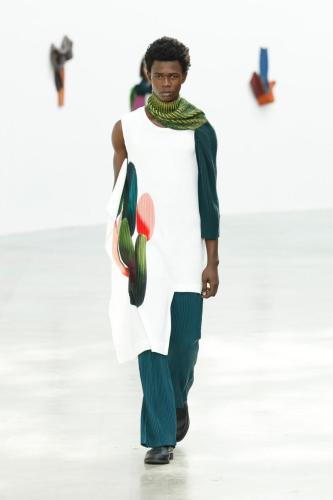 Look04