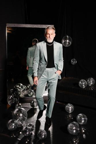 Look12