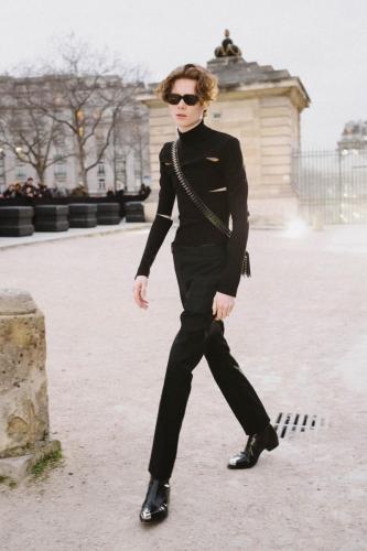 Louis-Powell-at-the-Alexander-McQueen-FW23-Show002
