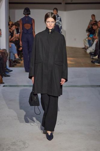 Mame-K ss24 runway press look25