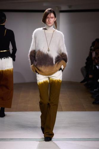 Mame Kurogouchi fw24 runway press look03