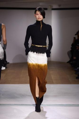Mame Kurogouchi fw24 runway press look04