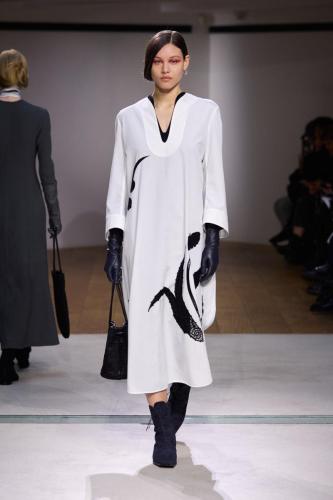 Mame Kurogouchi fw24 runway press look21