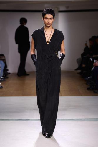 Mame Kurogouchi fw24 runway press look27