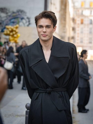 Mugler-Outside-PFW-251002-26-5