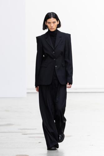 Nehera fw23 runway press look 03