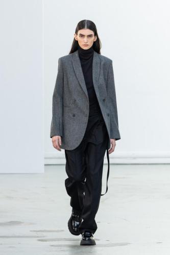 Nehera fw23 runway press look 24