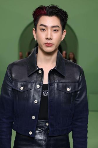 Loewe : Front Row - Paris Fashion Week - Womenswear Fall/Winter 2024-2025