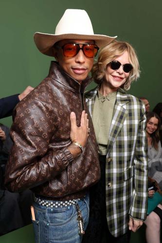 Loewe : Front Row - Paris Fashion Week - Womenswear Fall/Winter 2024-2025