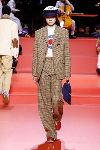 RUNWAY LOOKS FW23 HD 04